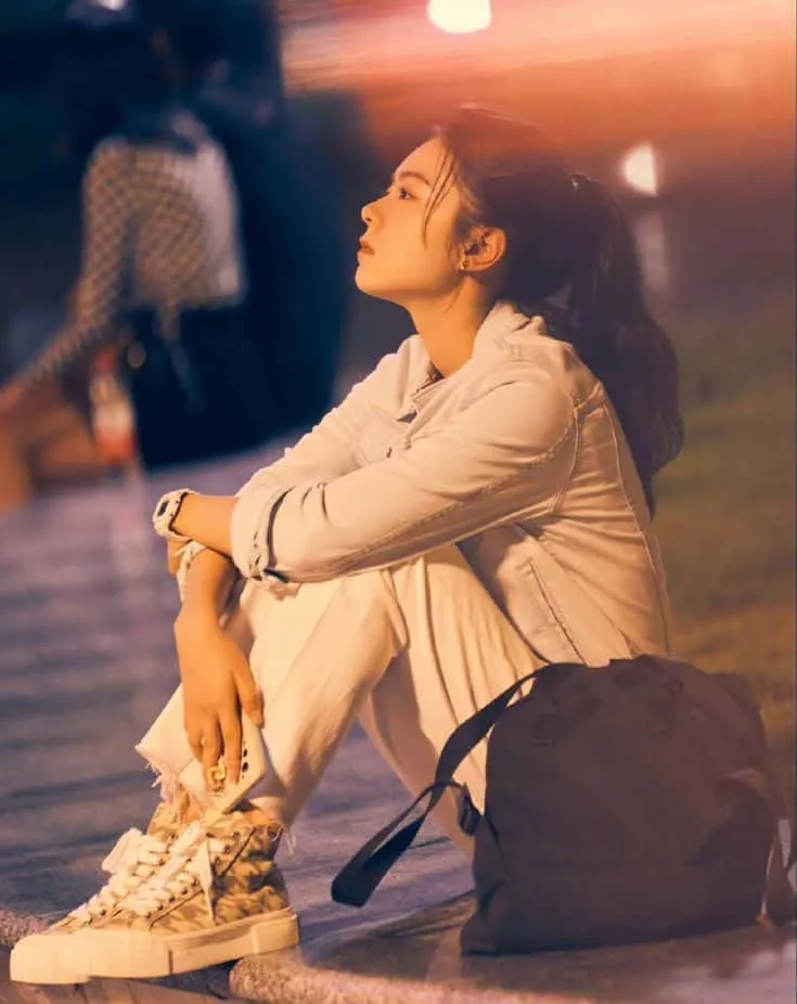 alone pic girl download