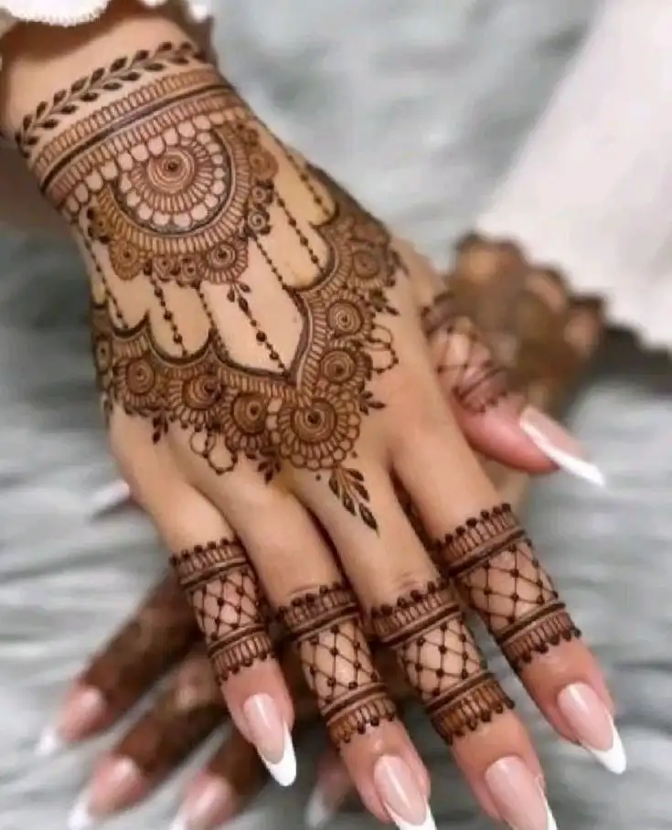 back hand mehndi design