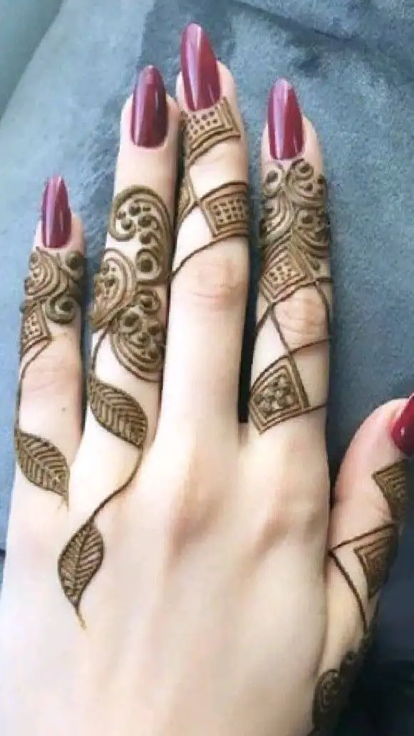 royal finger mehndi design