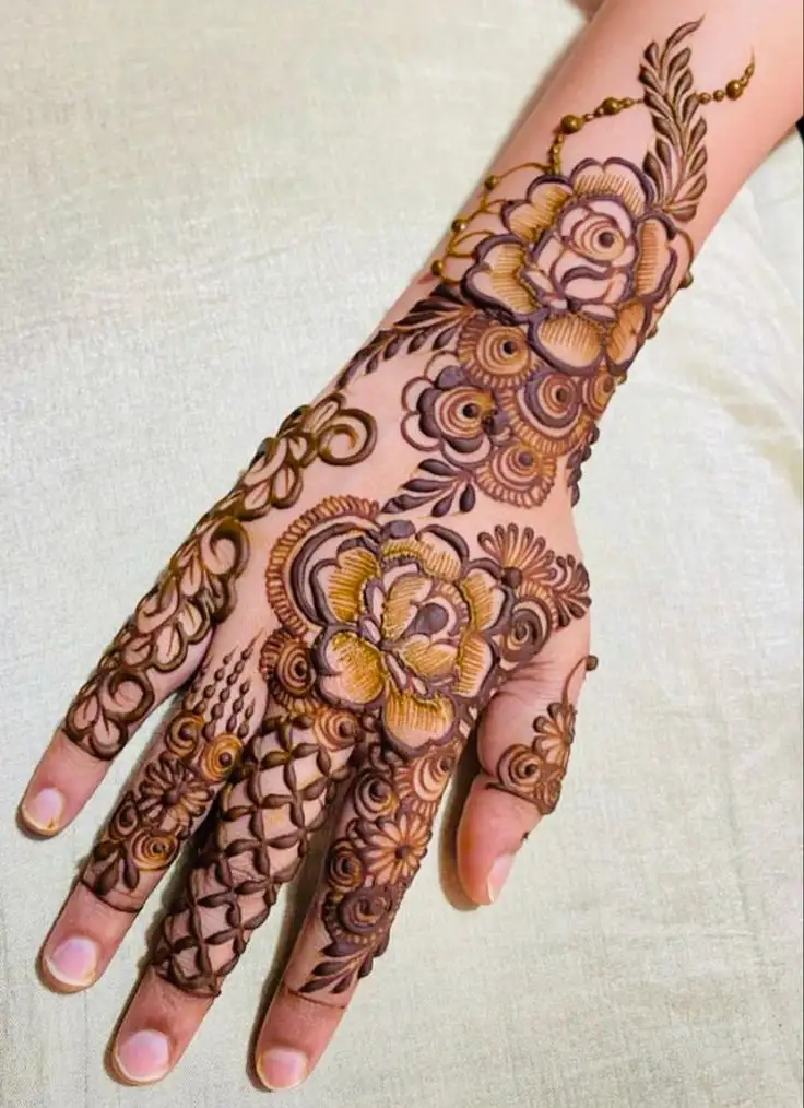 stylish mehendi design