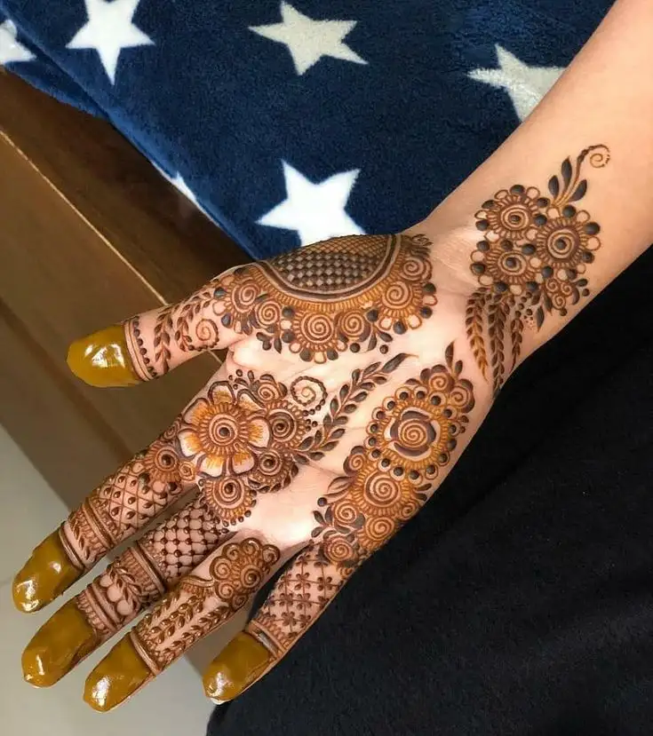 stylish mehndi design